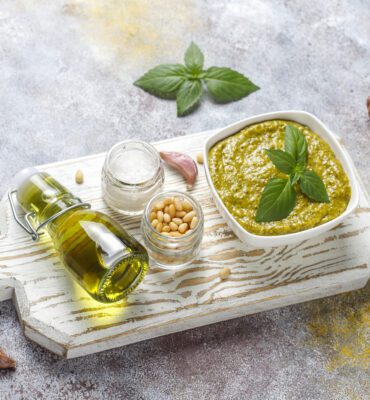 Pesto karstmaizītes 5 minūtēs