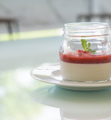 Panna cotta ar ievārījumu