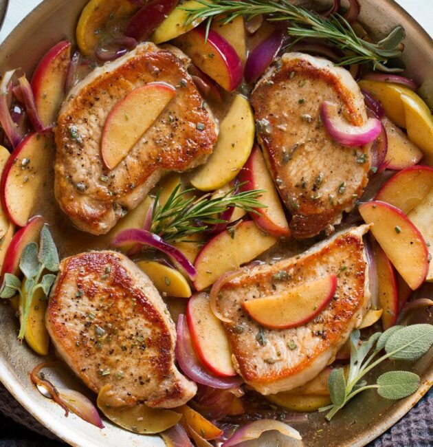 Cūkgaļas kartupeļu ābolu un puravu mix