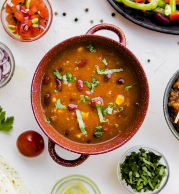 Asā zupa meksikāņu gaumē