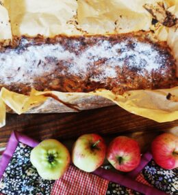 Ābolu un biezpiena sacepums