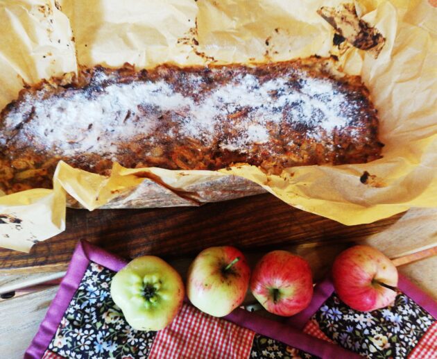 Ābolu un biezpiena sacepums