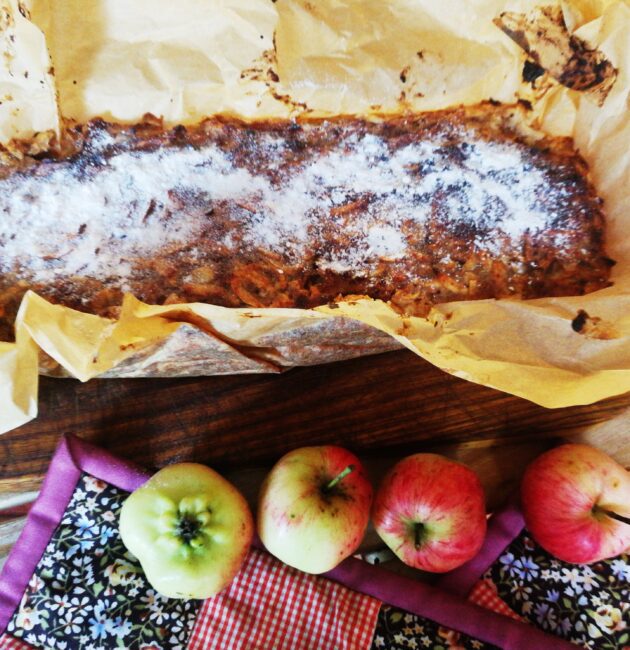 Ābolu un biezpiena sacepums