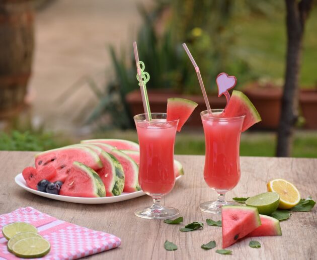alkoholisks arbūza kokteilis