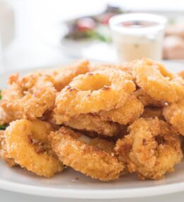 Kraukšķīgi ceptie kalmāru riņķīši