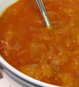 Skābu kāpostu zupa