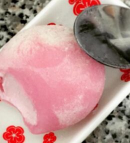 Zemeņu mochi saldējums