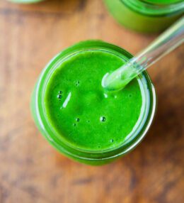 Tropiskais zaļais smūtijs