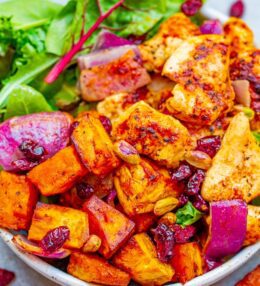 Grauzdētas vistas un saldo kartupeļu salāti