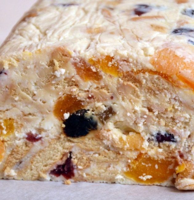 Jāņu siers ar žāvētiem augļiem