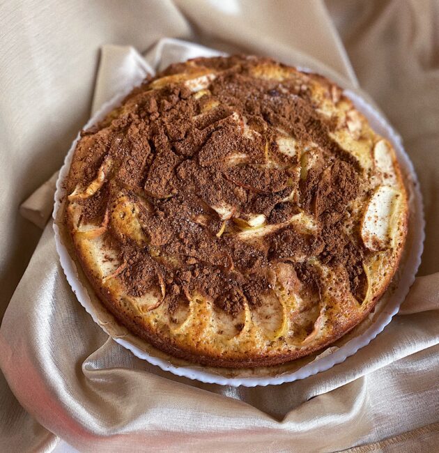 kefīra ābolu pīrāgs