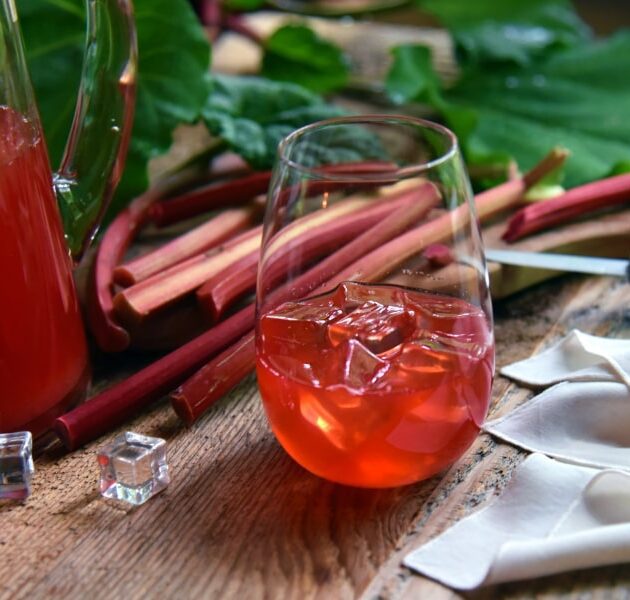 Rabarberu ledus tēja