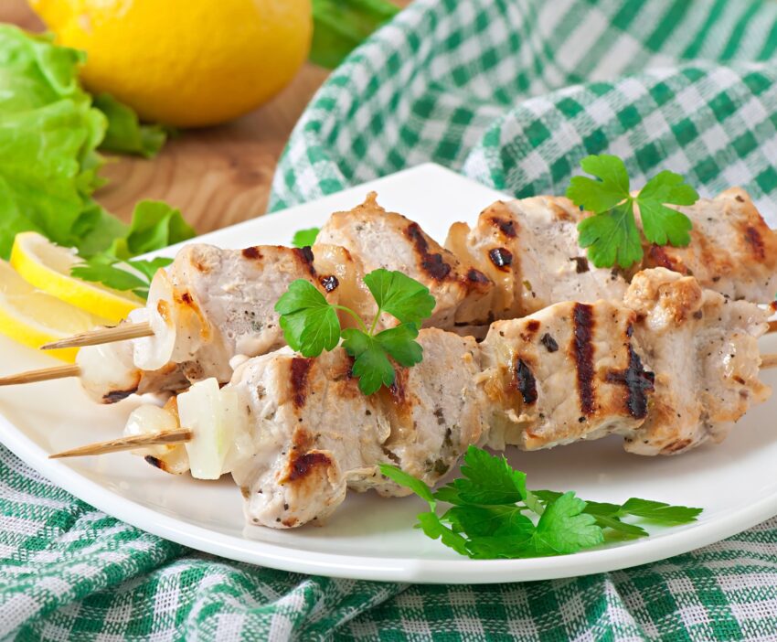 Šašliks kefīra un majonēzes marinādē