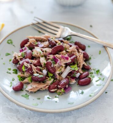 Tunča salāti ar pupiņām