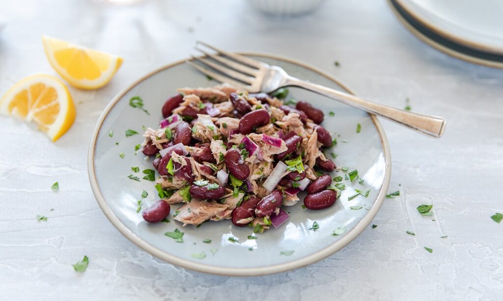 Tunča salāti ar pupiņām