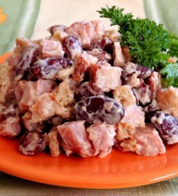 Pupiņu salāti ar šķiņķi