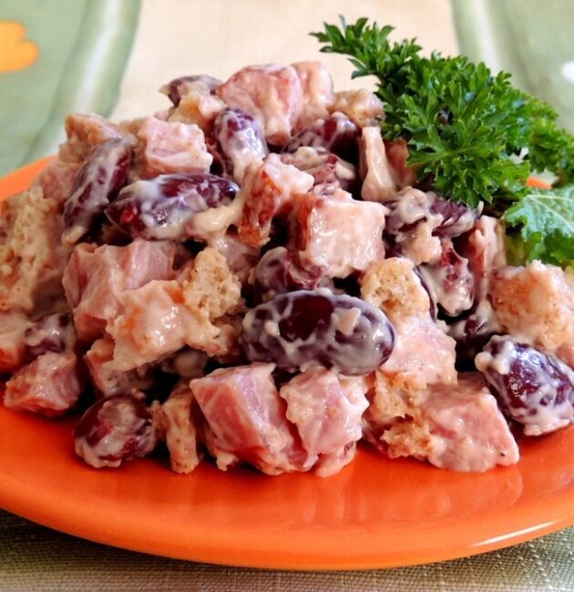 Pupiņu salāti ar šķiņķi