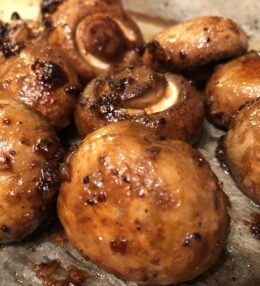 Krāsnī cepti šampinjoni