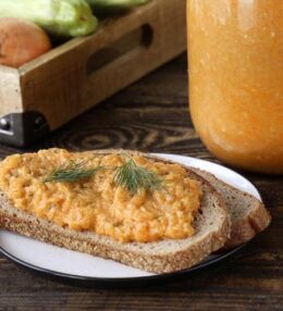 Kabaču ikri ar majonēzi