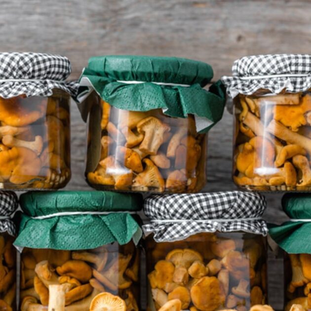 marinētas gailenes eļļā