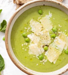 Zirņu zupa ar piparmētru