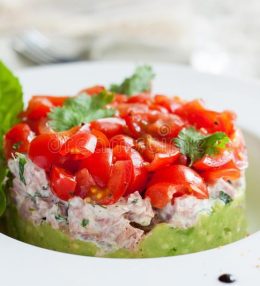 Avokado un tunča salāti