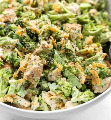 vistas un brokoļu salāti