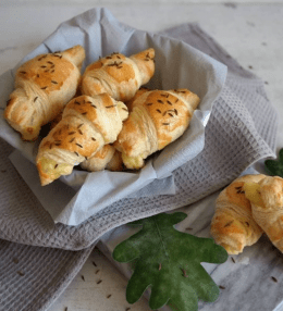 Jāņu siera pīrādziņi