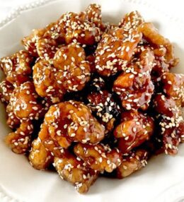 Ķīniešu kraukšķīgā sezama vistas gabaliņi