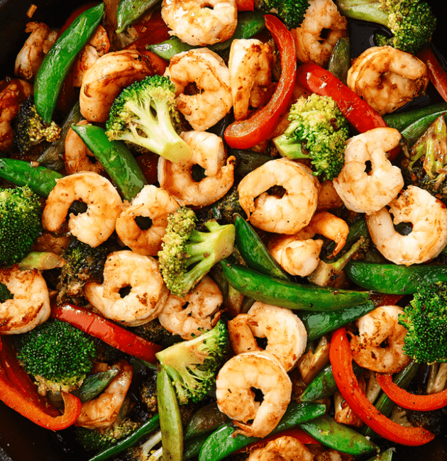 dārzeņi un garneles