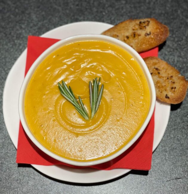 Sviesta skvoša jeb ķirbju zupa