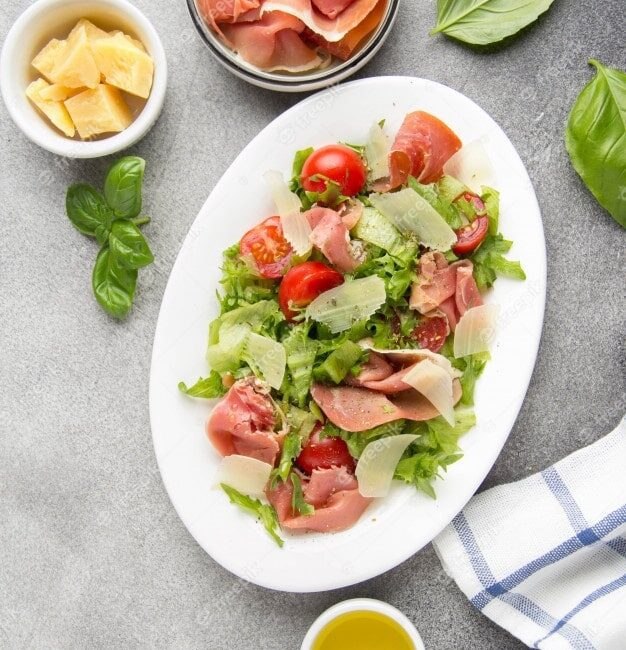 vītinātas gaļas salāti