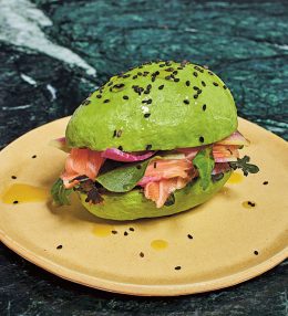 Avokado burgeris ar lasi