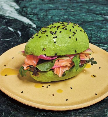 avokado burgeris ar lasi