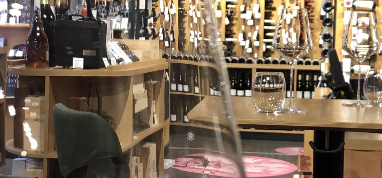 Gozējos veikala skatlogā iekš Noble Wine