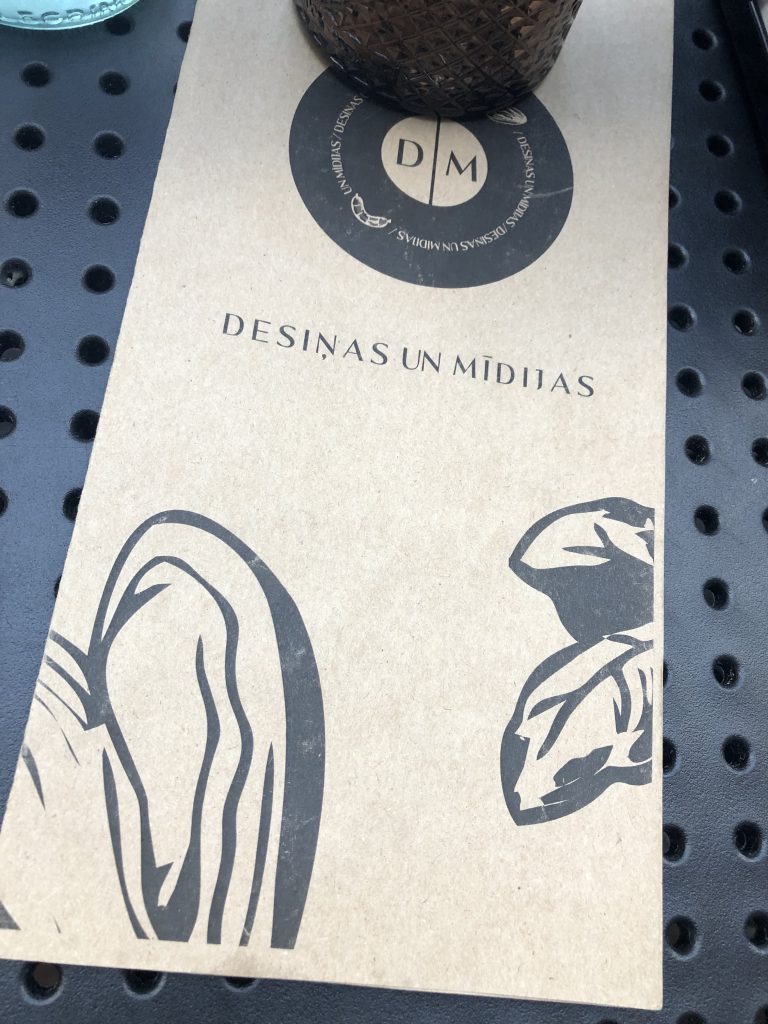 Restorāns Desiņas un Mīdijas