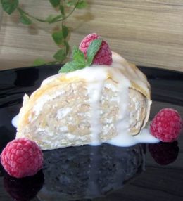 Saldais lavašs ar biezpienu un āboliem