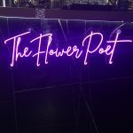 Starp ziediem malkoju kafiju un šampanieti