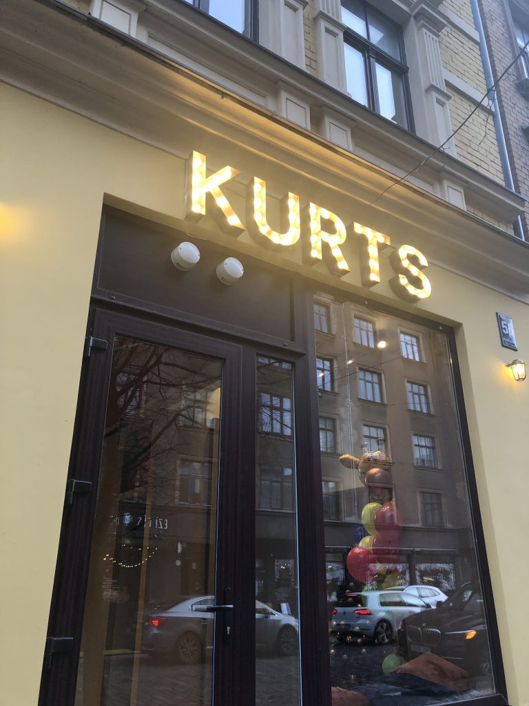 Jaunās Kurts Coffee mājas