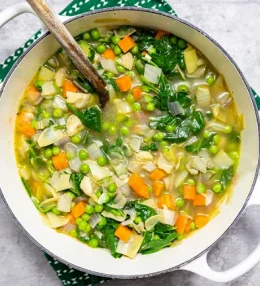 Pavasara dārzeņu zupa