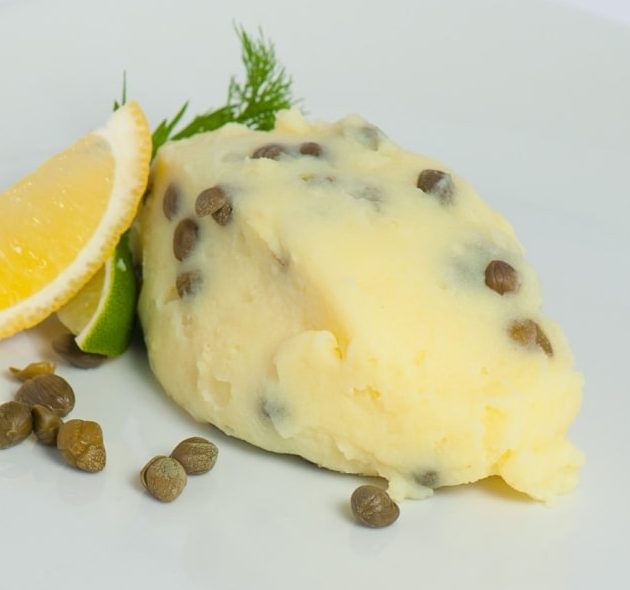 Kartupeļu biezputra ar citronu un kaperiem