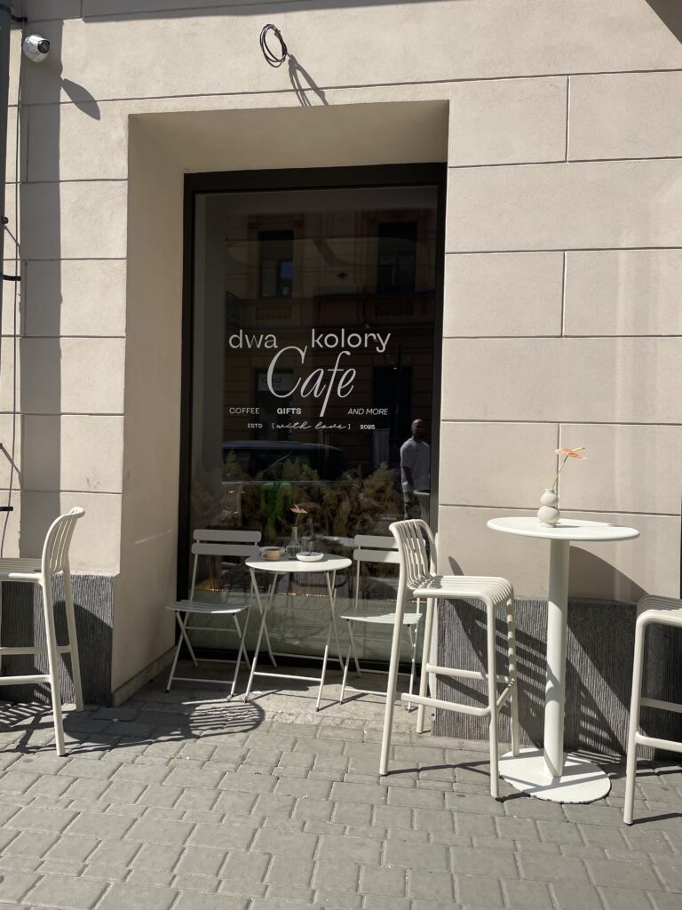 Dwa ckolory cafe