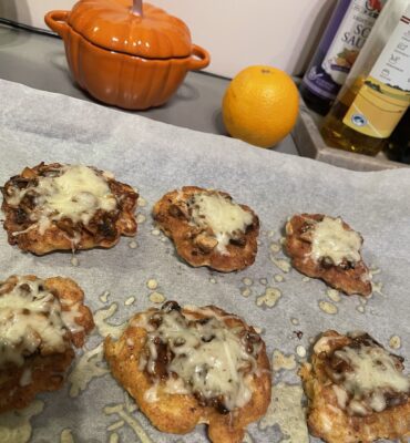 Vistas filejas kotletes ar sēņu cepurīti