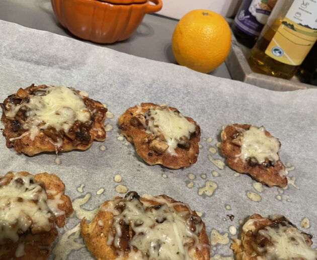 Vistas filejas kotletes ar sēņu cepurīti