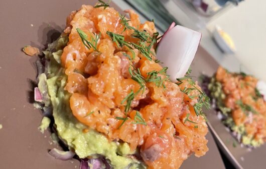 Laša tartars ar avokado