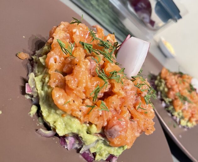 Laša tartars ar avokado