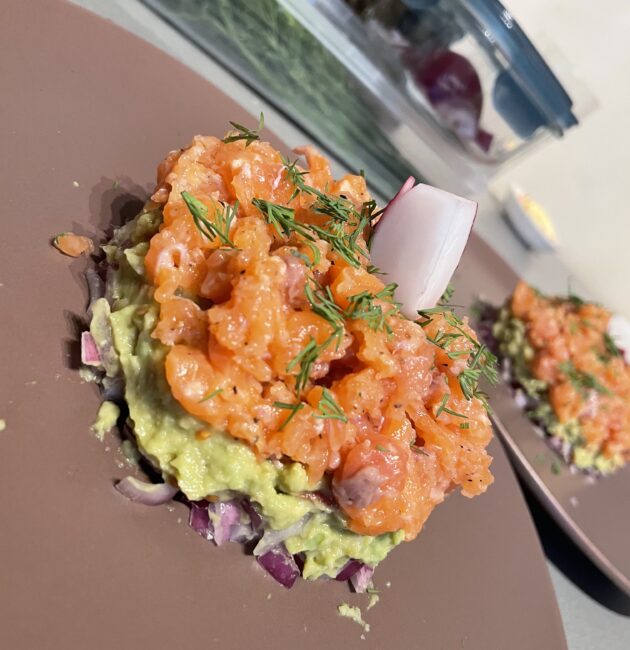 Laša tartars ar avokado