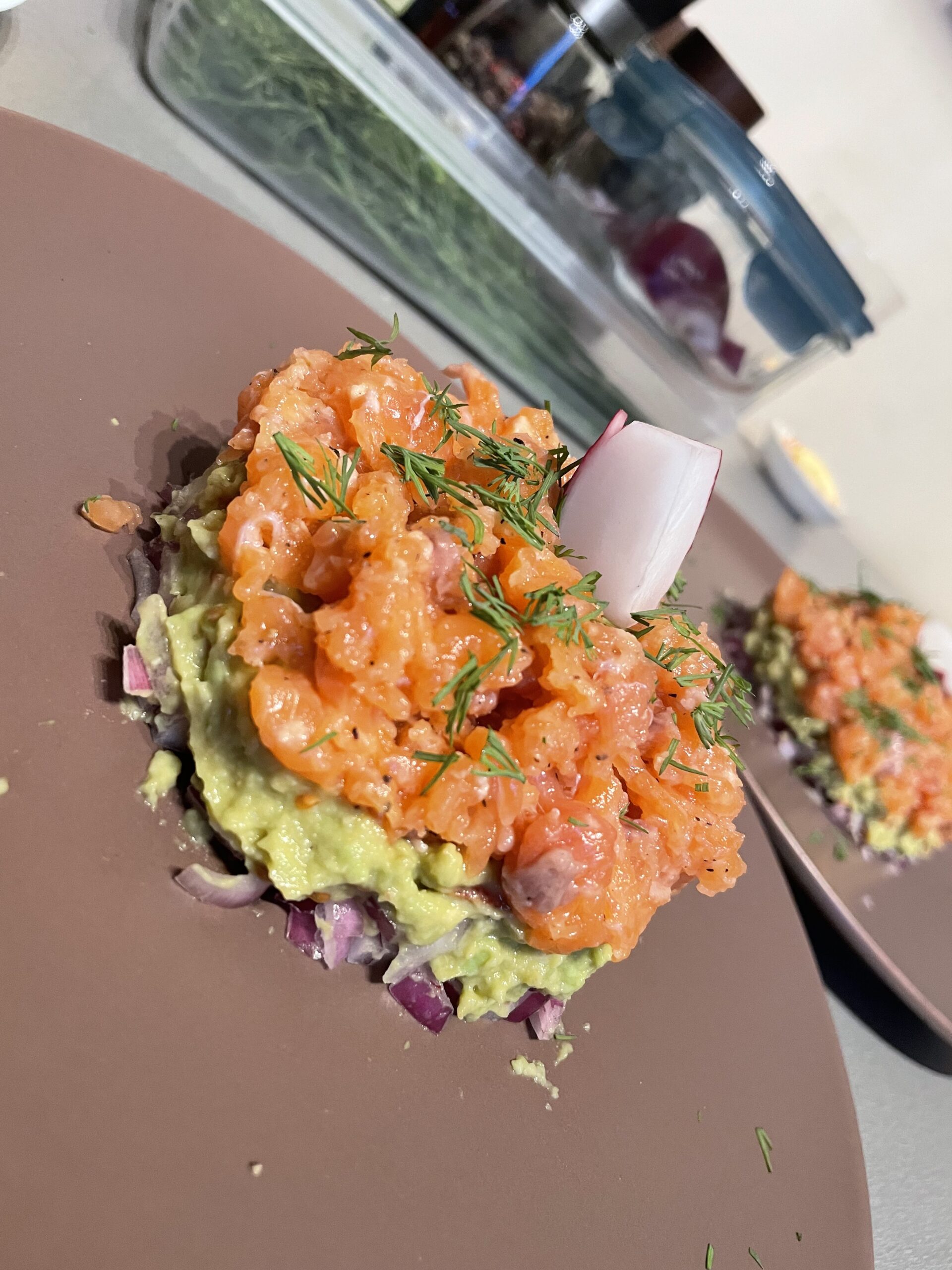 Laša tartars ar avokado